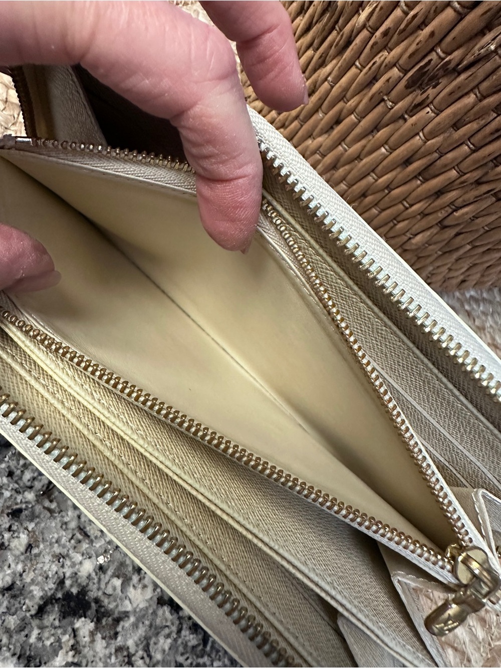 Louis Vuitton Damier Azur Zippy Long Wallet - Picture 9 of 12